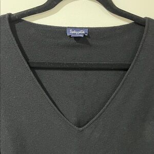 Splendid Women’s Sweater V Neck Knit Top Black Small Oversized Side Slits Luxury